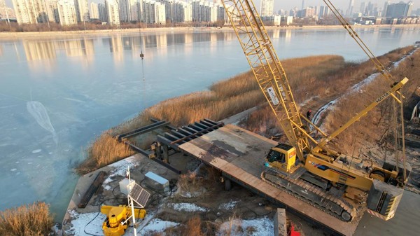 车站北路跨海河桥工程开足马力加紧施工(图2)