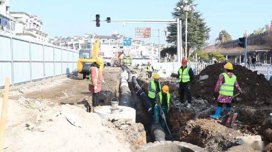 歙县民生工程建设“走进春天里”(图2)