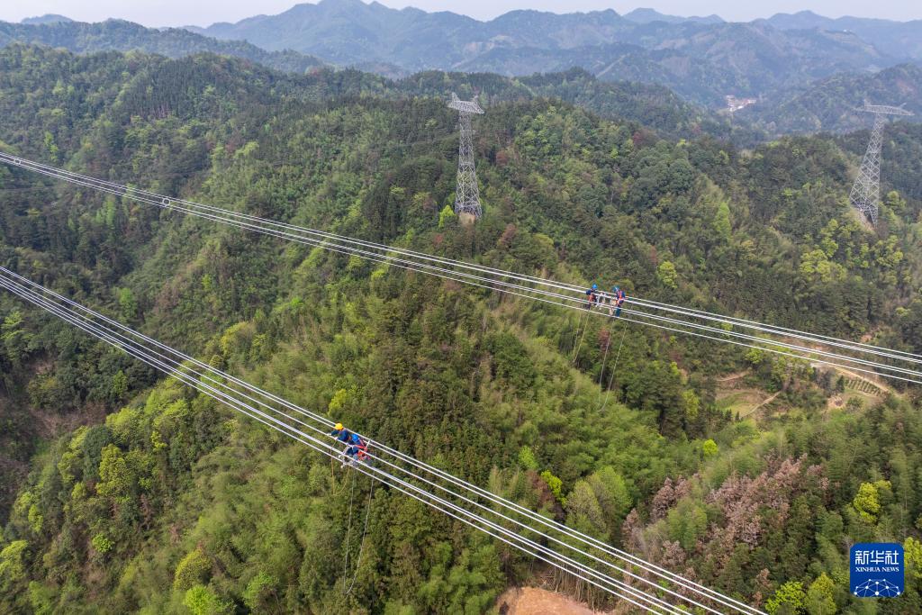 “宁电入湘”工程完成跨越宾金线架线施工[组图](图3)